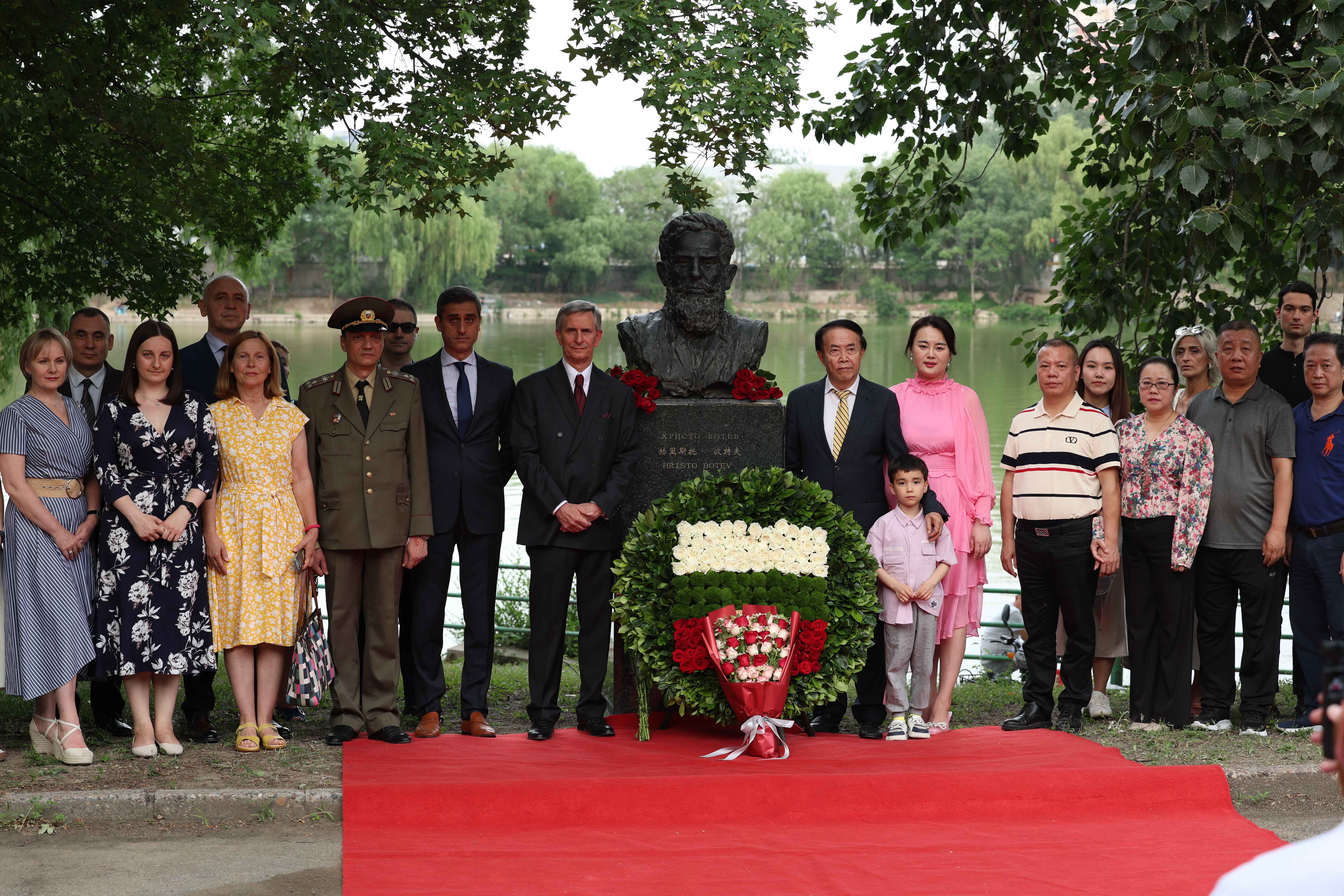 保加利亚驻华大使馆在北京举行 "六-二 "纪念活动